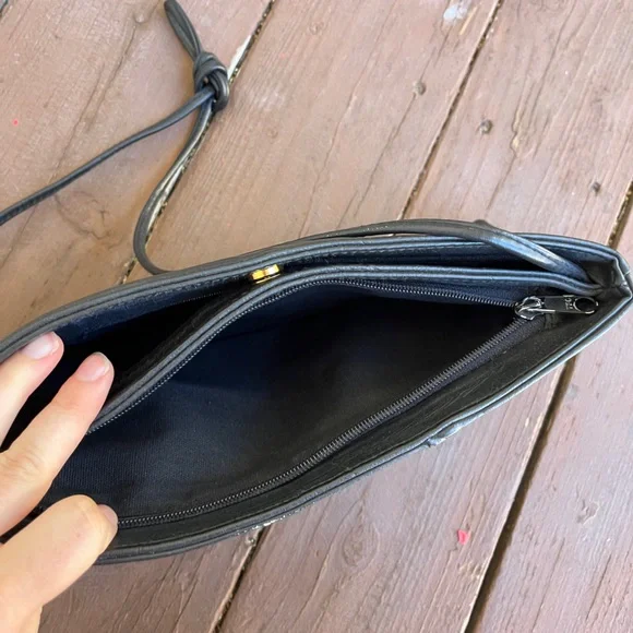 Partners by Mervyn's Trendy Clutch Leather Black Bag - Picture 5 of 7